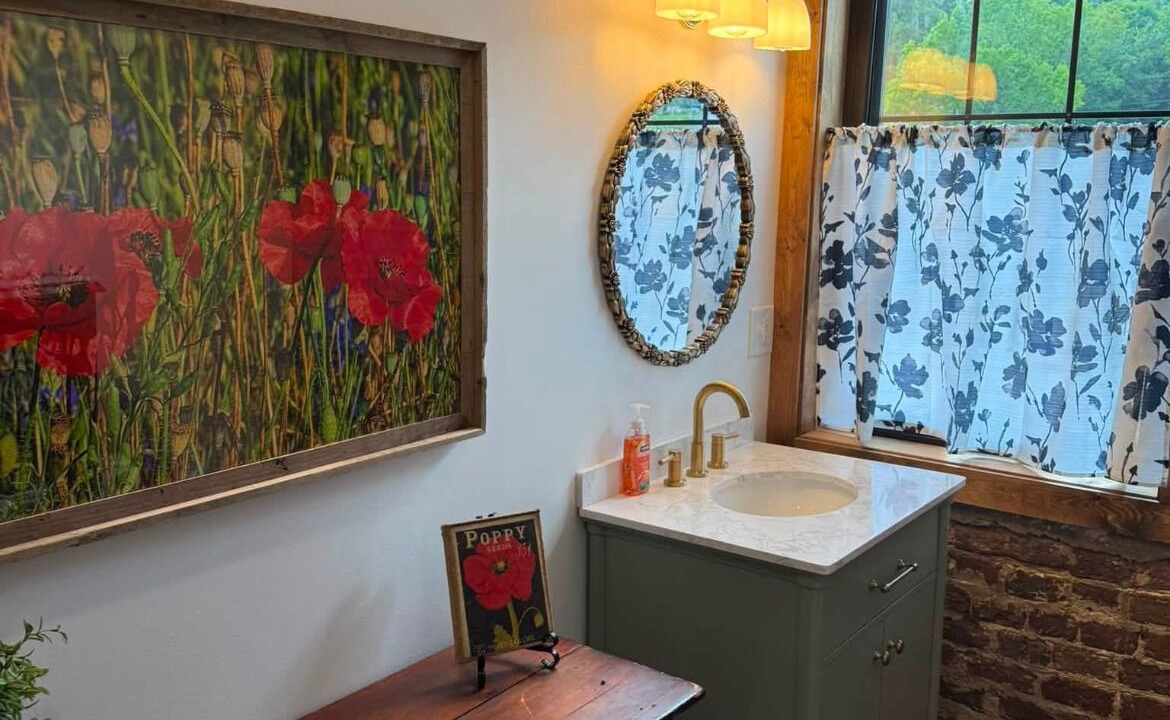 Photo of Bathroom in Jonesborough