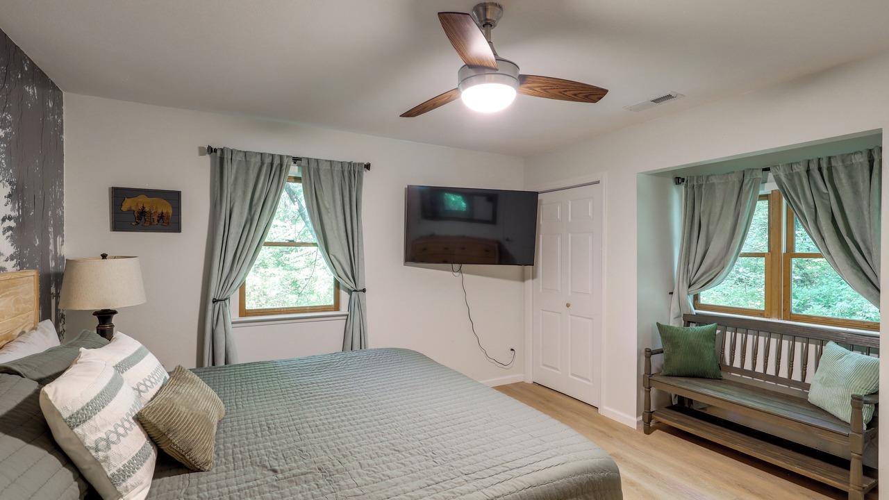 Photo of Bedroom in Weaverville