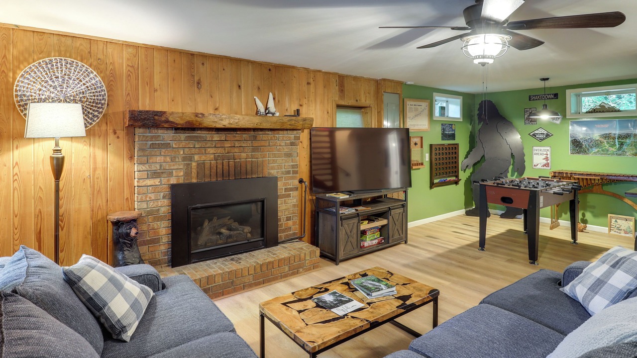 Photo of Livingroom in Weaverville