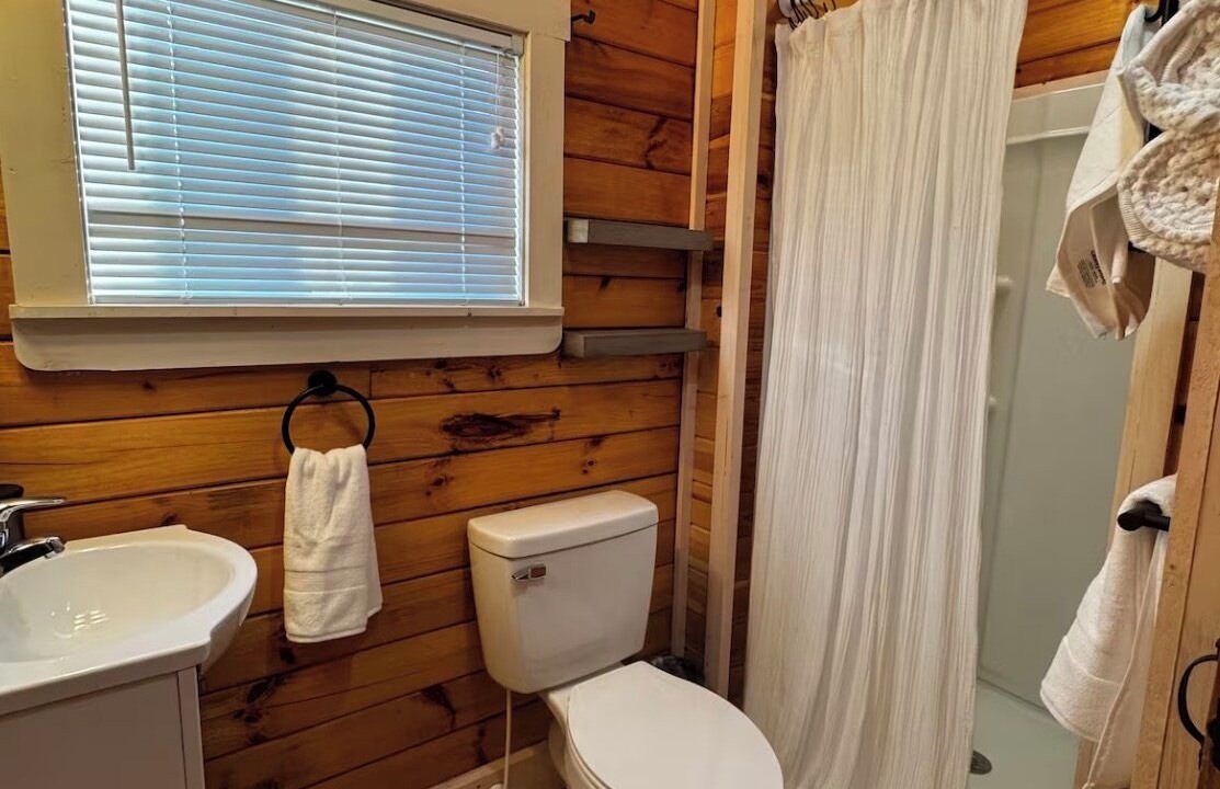 Photo of Bathroom in Bean Station