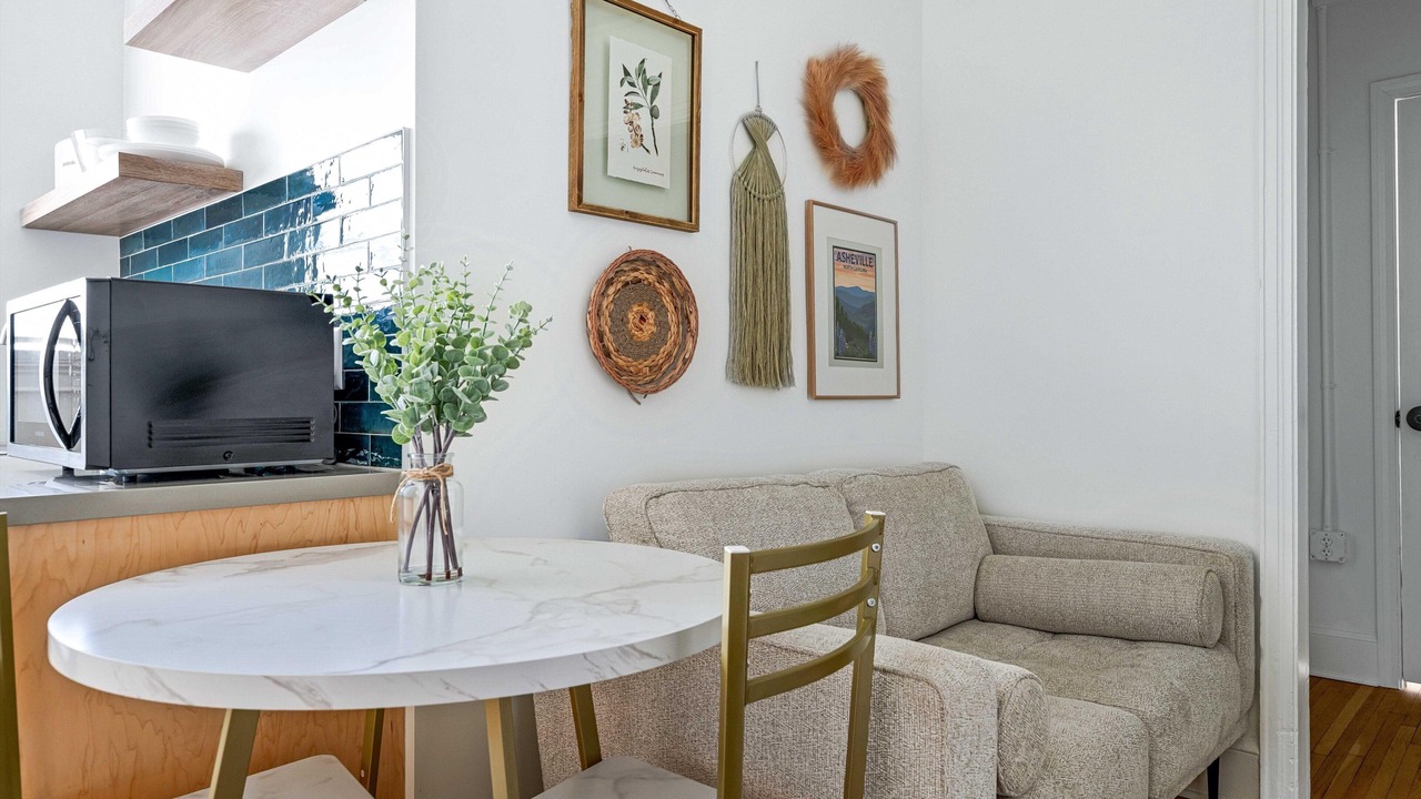 Photo of Livingroom in Charlotte Street