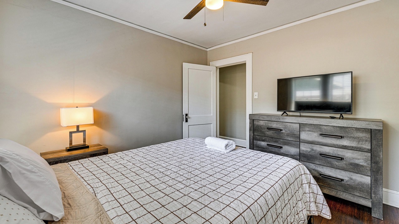 Photo of Bedroom in Wesley Heights