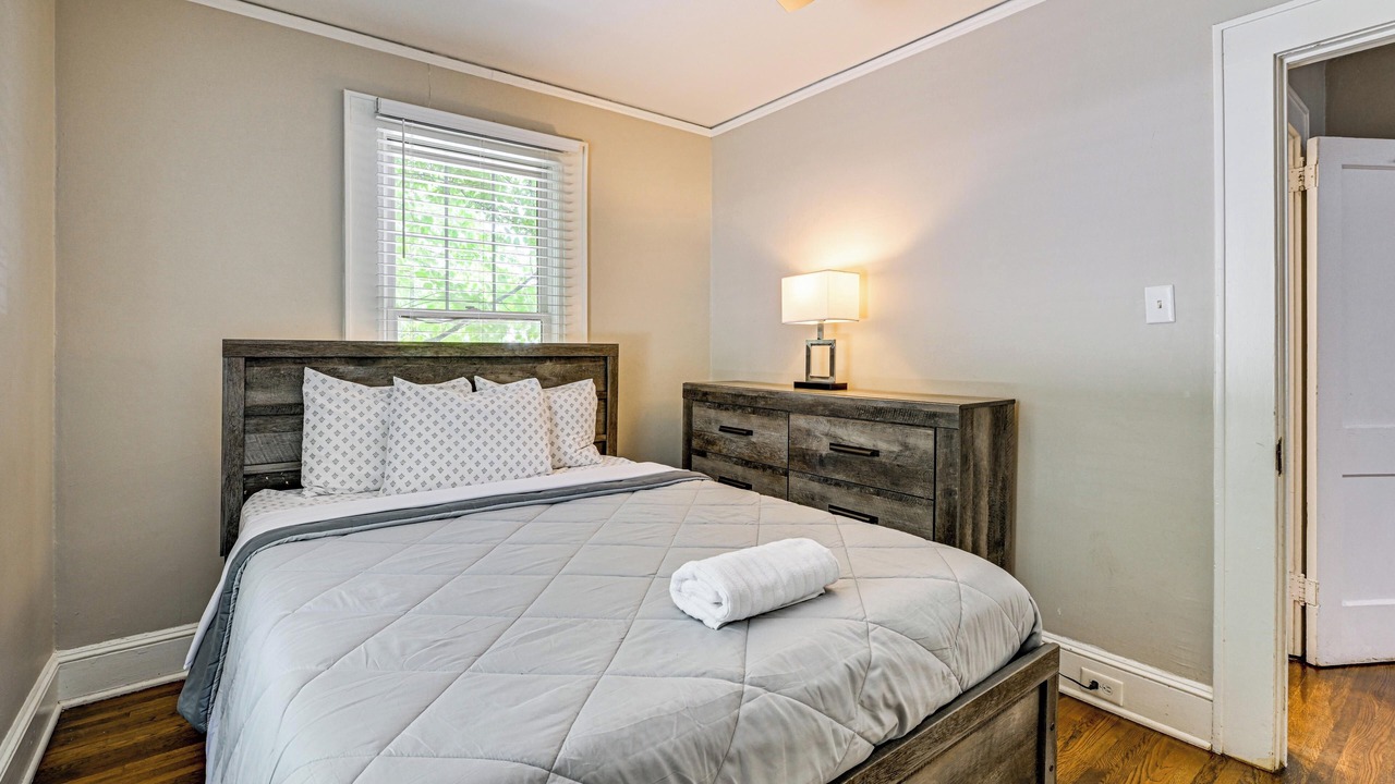 Photo of Bedroom in Wesley Heights