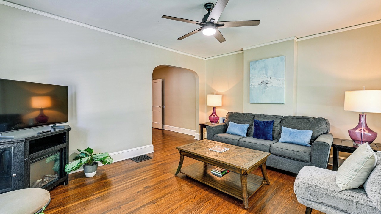 Photo of Livingroom in Wesley Heights