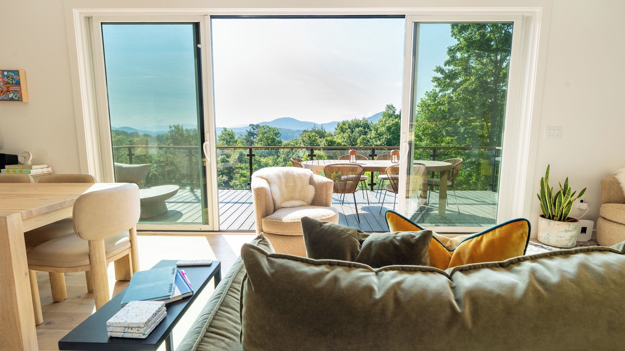 Photo of Livingroom in Young Harris