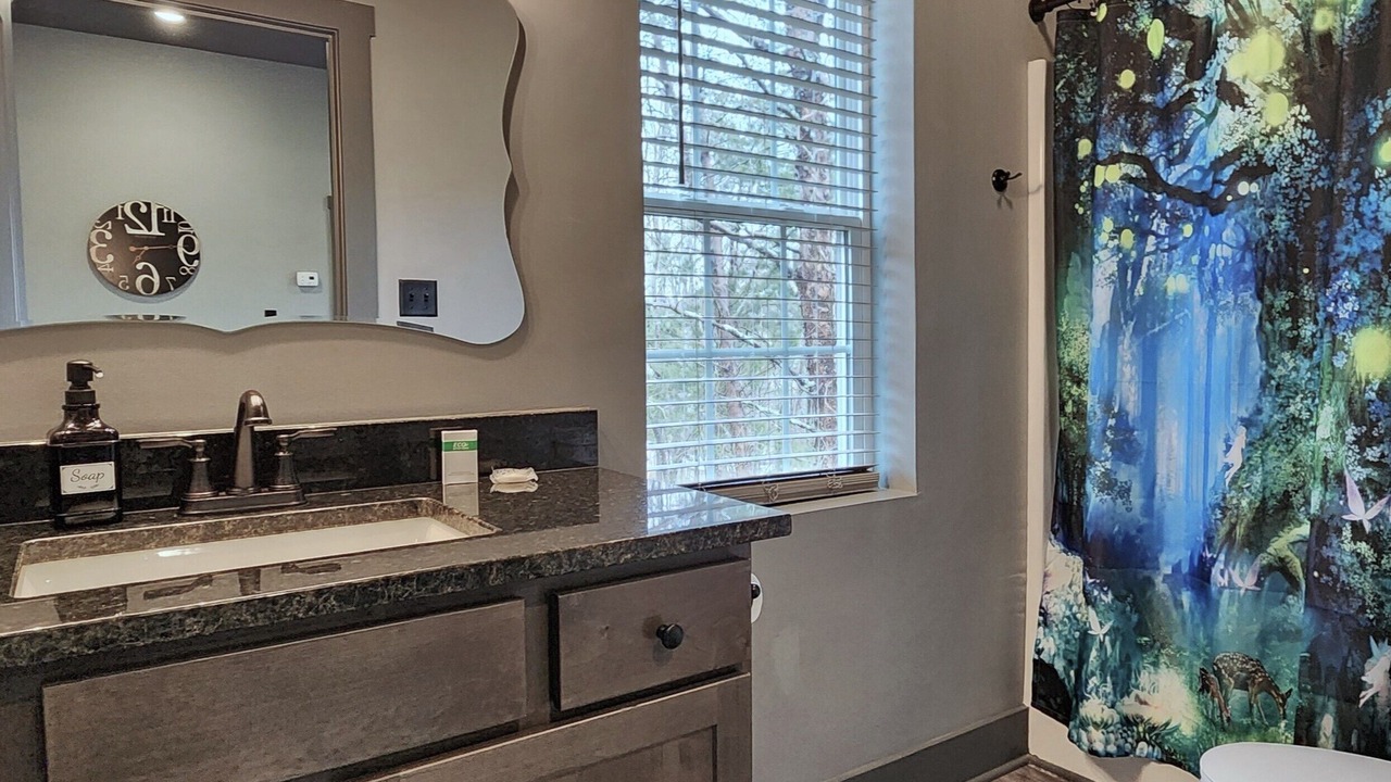 Photo of Bathroom in Kodak