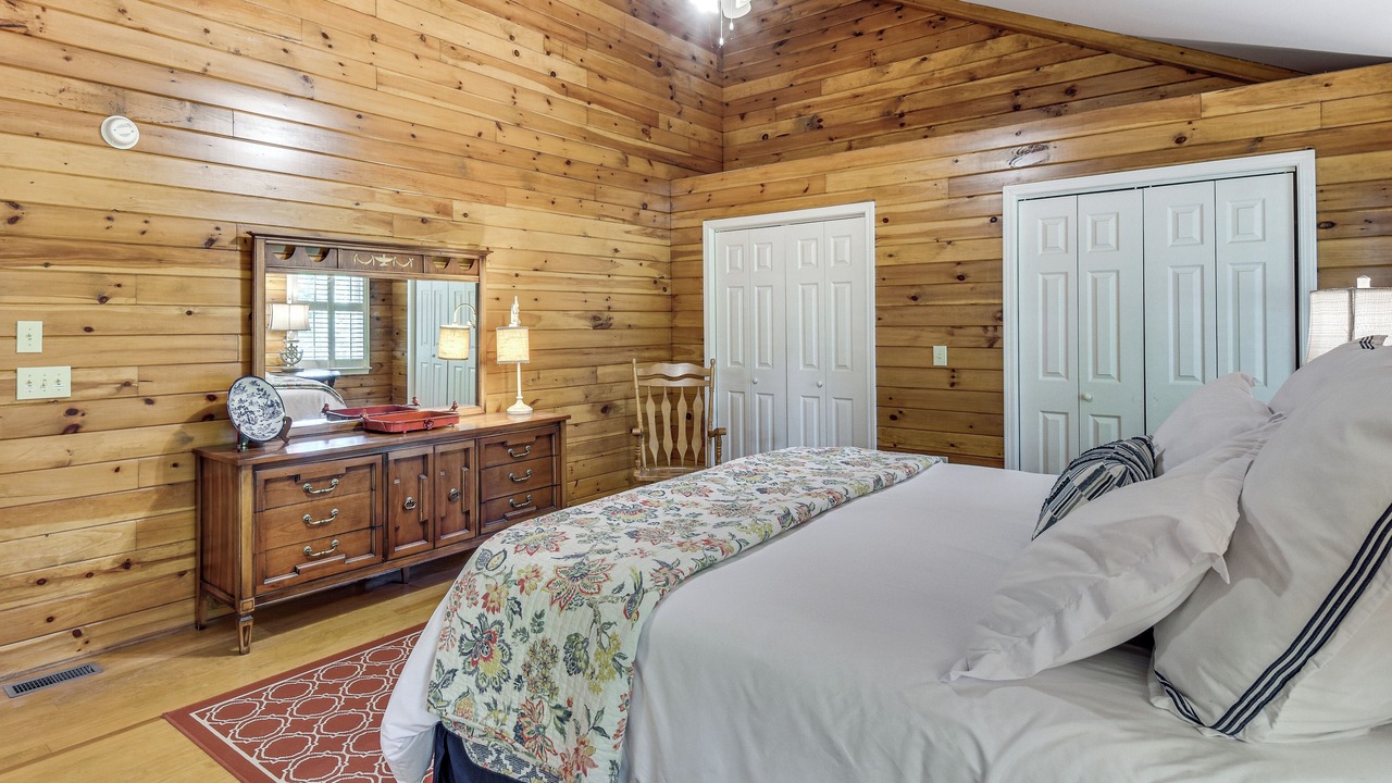 Photo of Bedroom in Six Mile