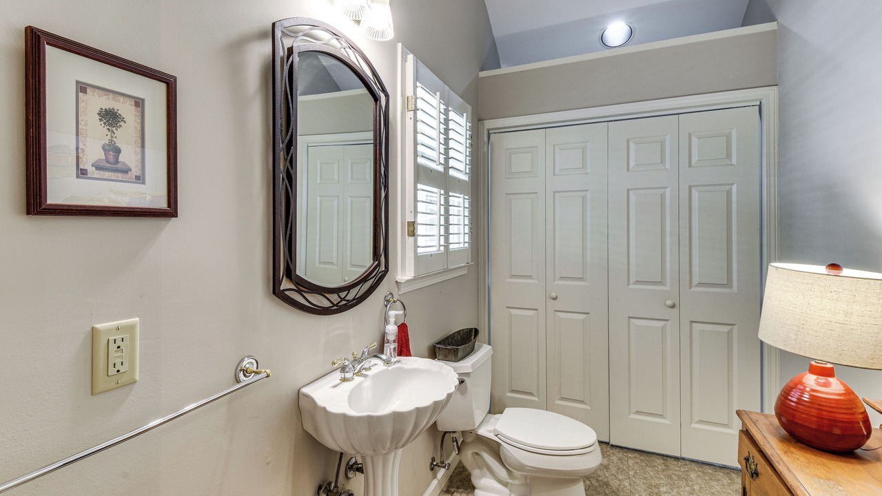 Photo of Bathroom in Six Mile