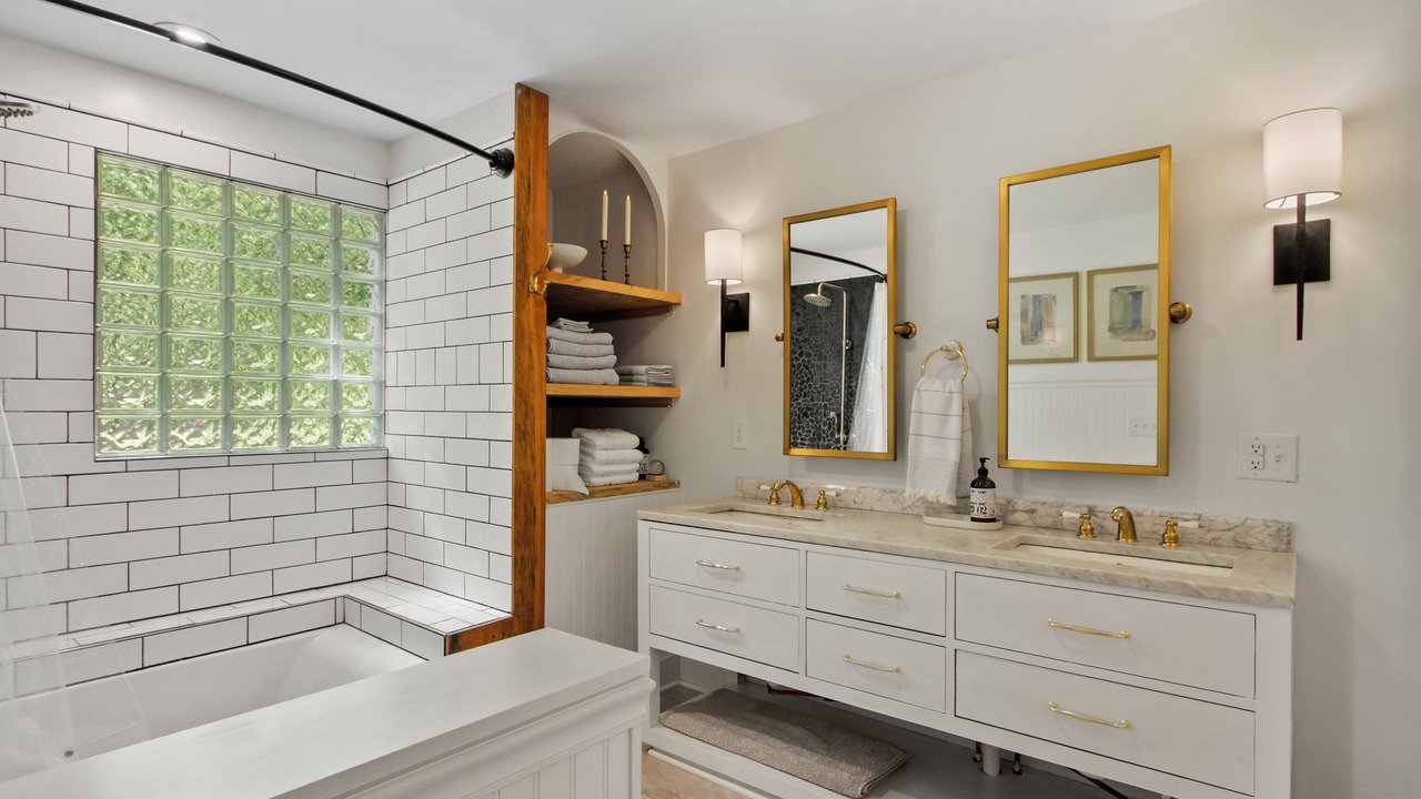 Photo of Bathroom in Burnsville