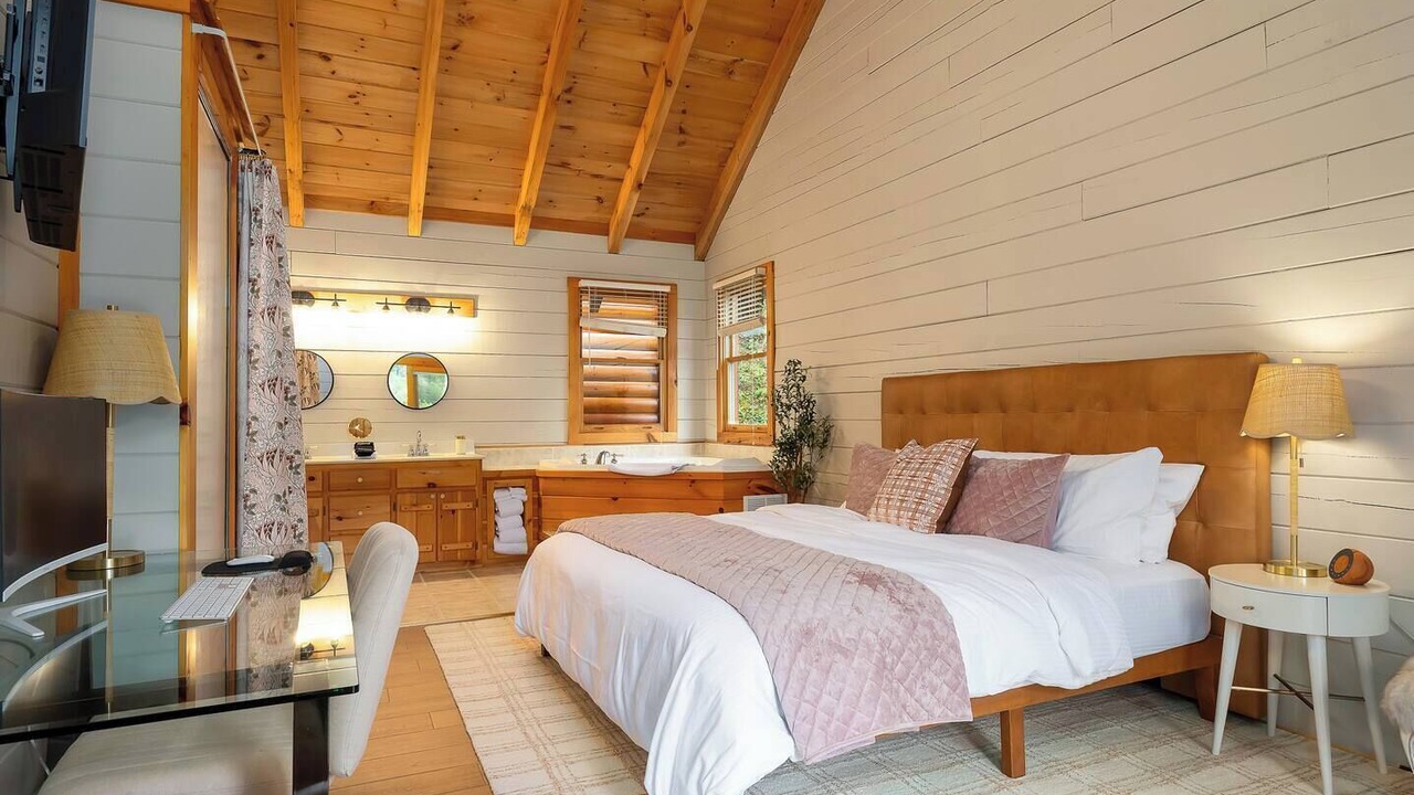 Photo of Bedroom in Burnsville