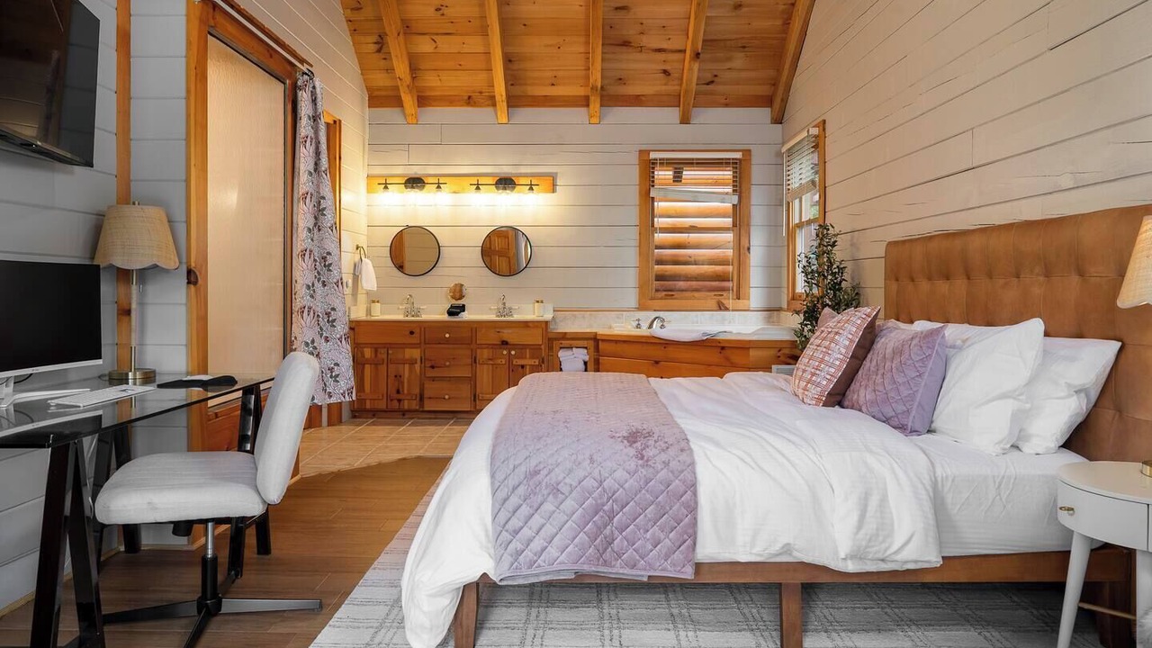 Photo of Bedroom in Burnsville