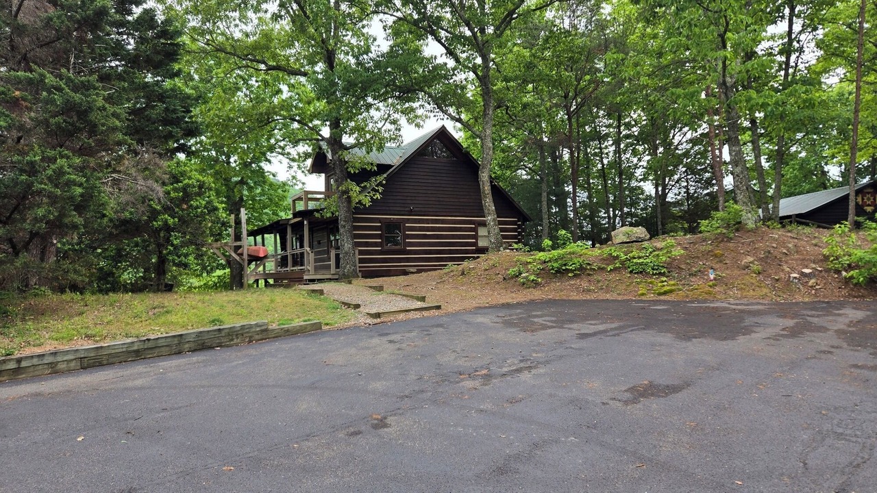 Photo of Others in Tellico Plains