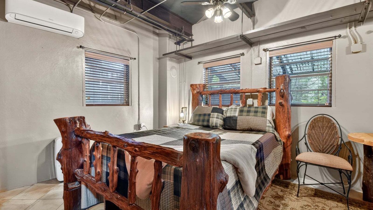 Photo of Bedroom in Raccoon Ridge