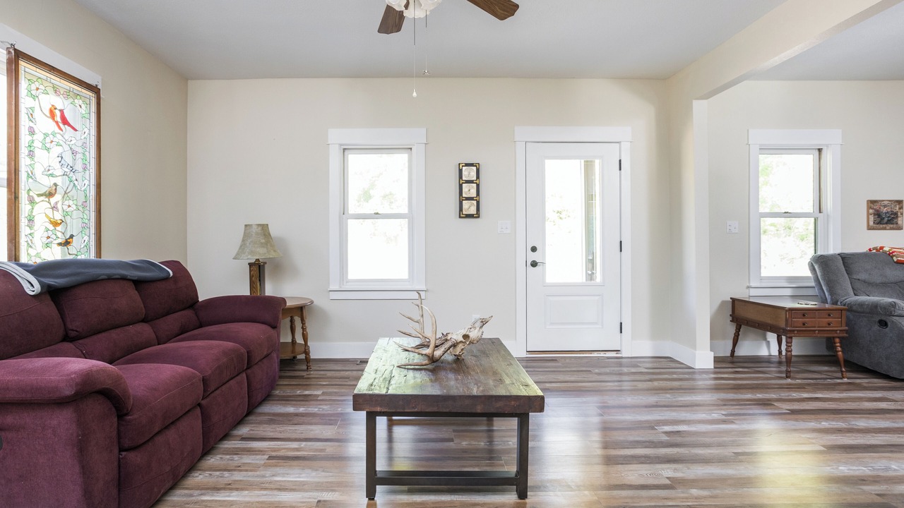 Photo of Livingroom in Shoals