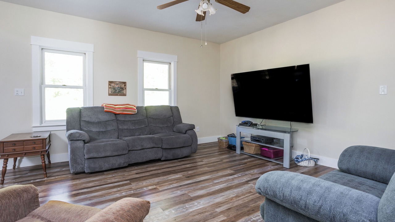 Photo of Livingroom in Shoals
