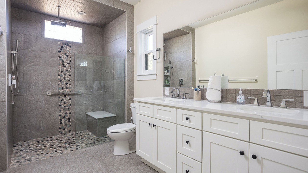 Photo of Bathroom in Shoals