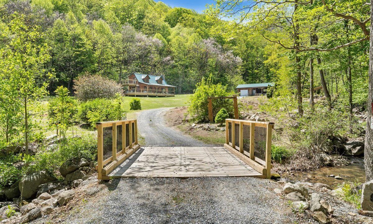 Photo of Outdoor in Peaks