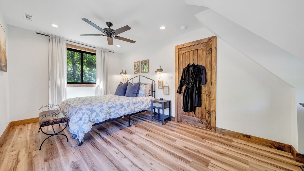 Photo of Bedroom in Peaks