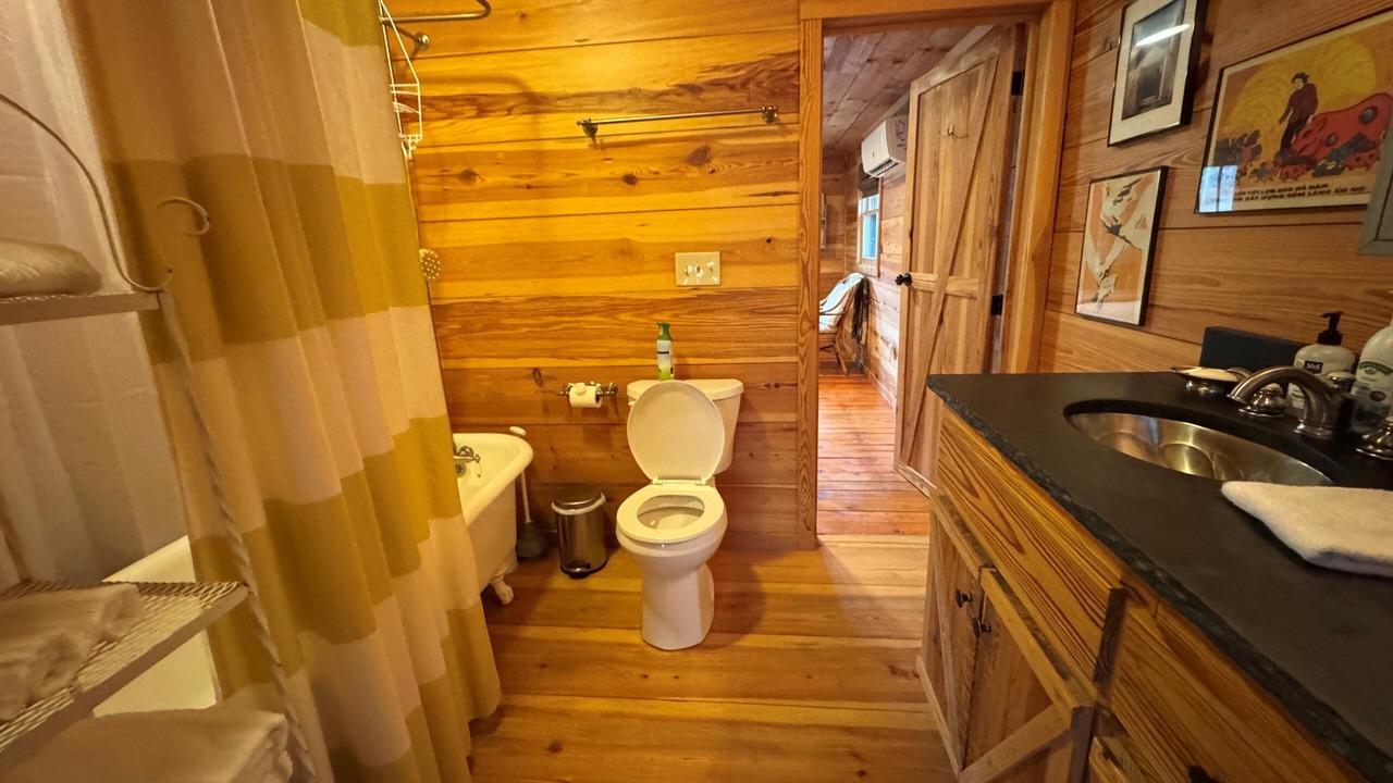 Photo of Bathroom in Ellijay