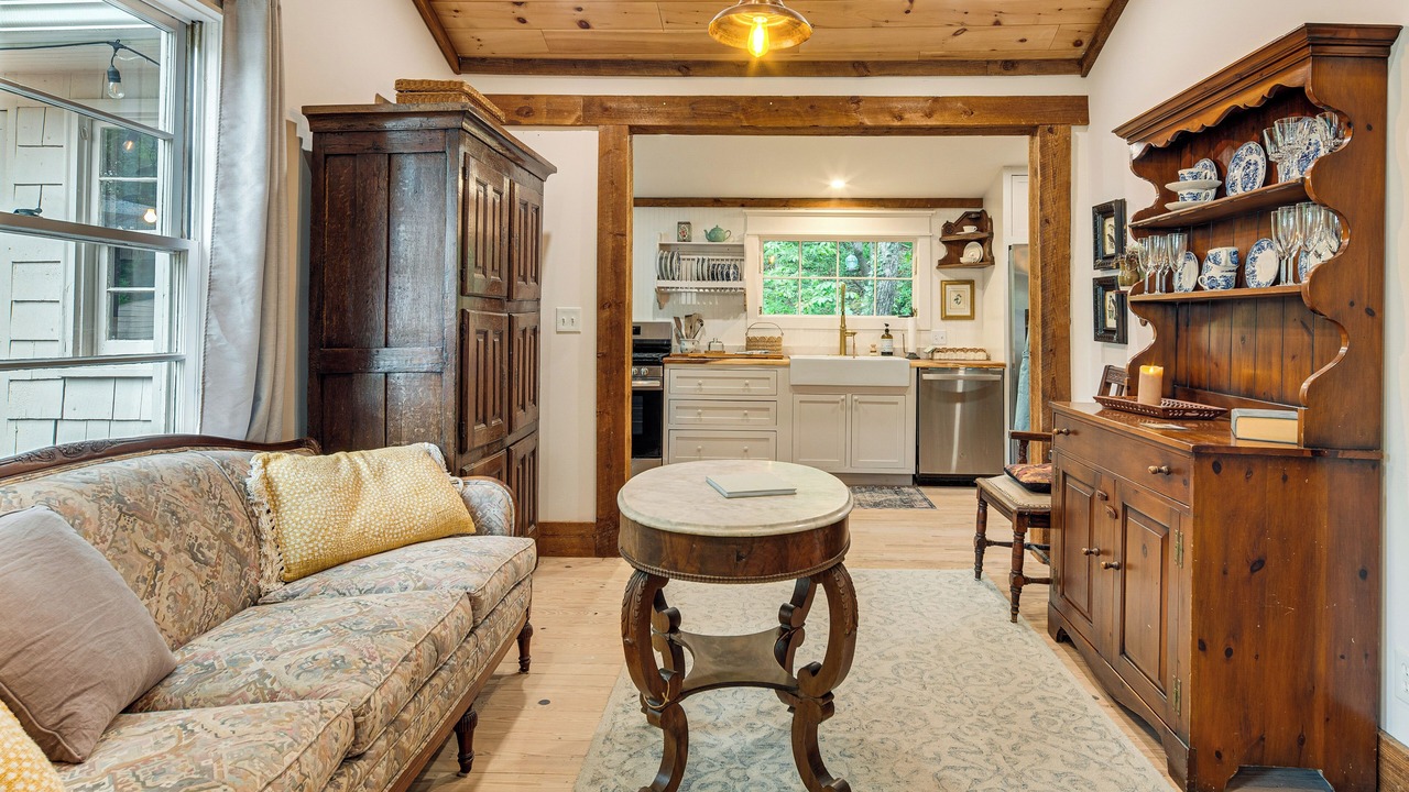 Photo of Livingroom in Lynn