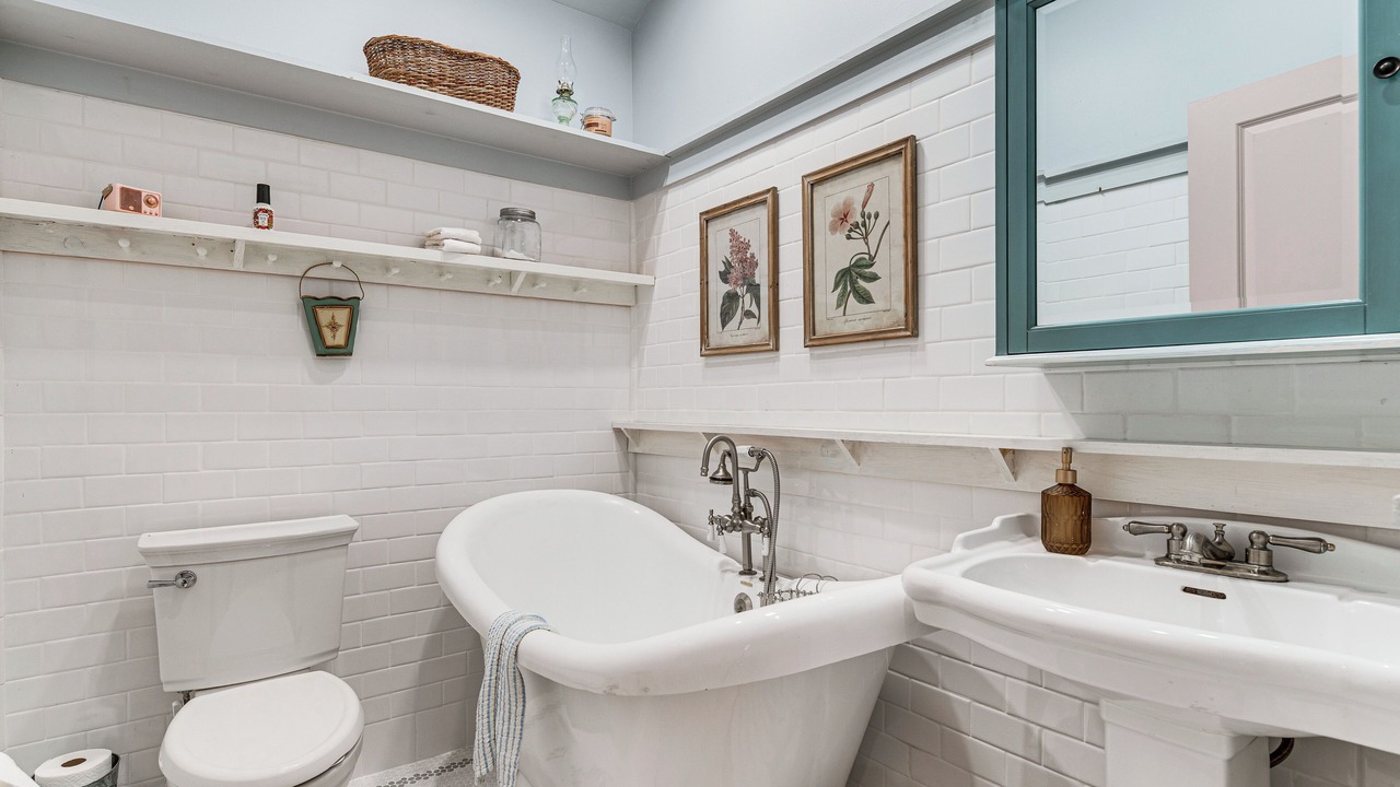 Photo of Bathroom in Lynn