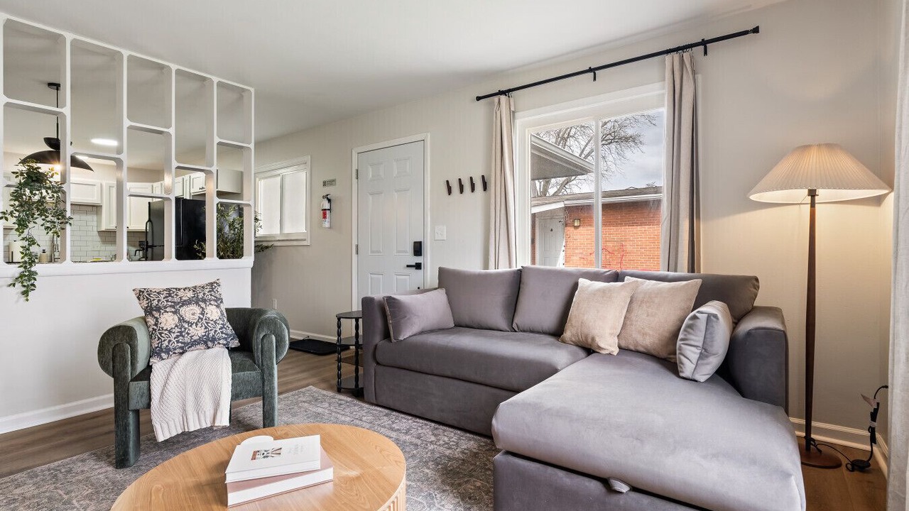 Photo of Livingroom in Grove City
