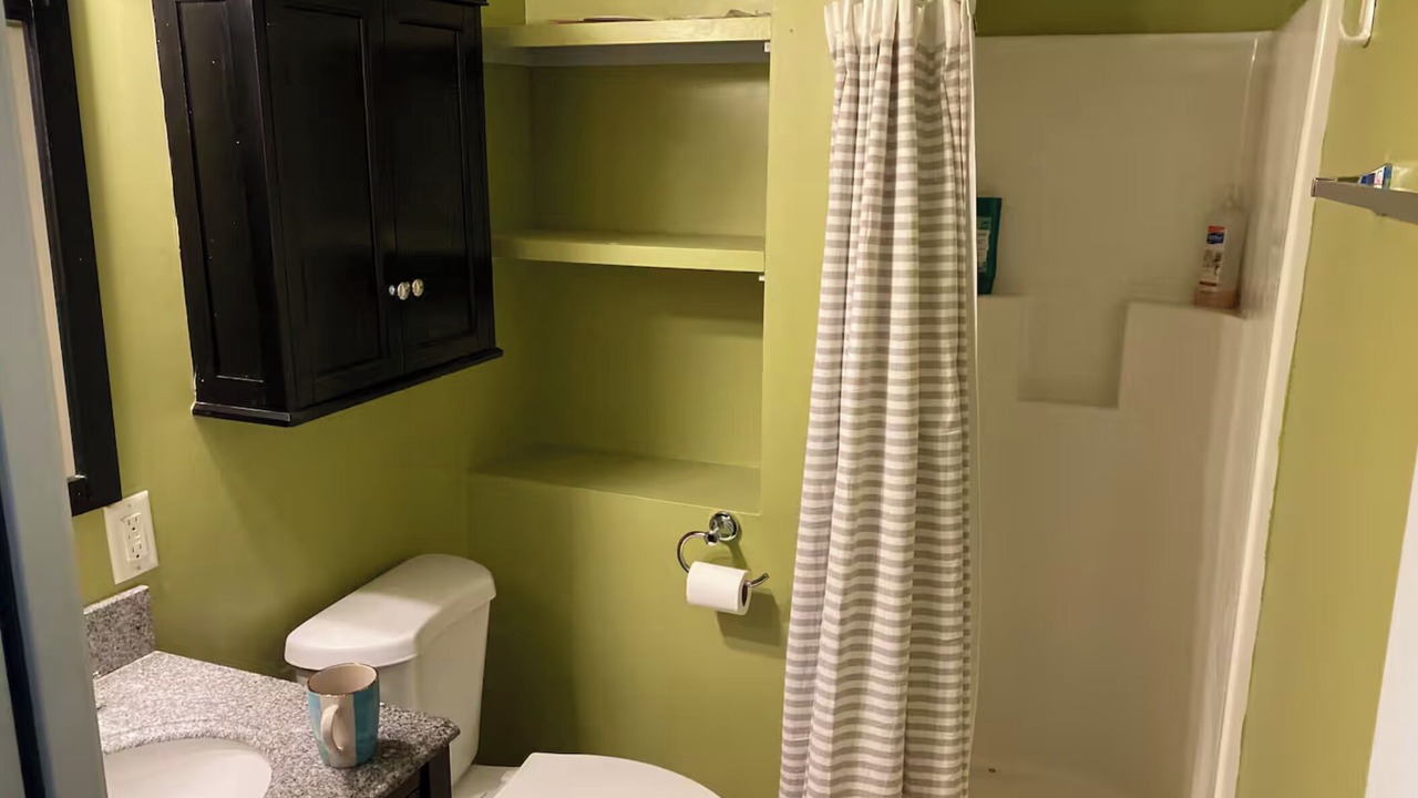 Photo of Bathroom in Shelby Hills