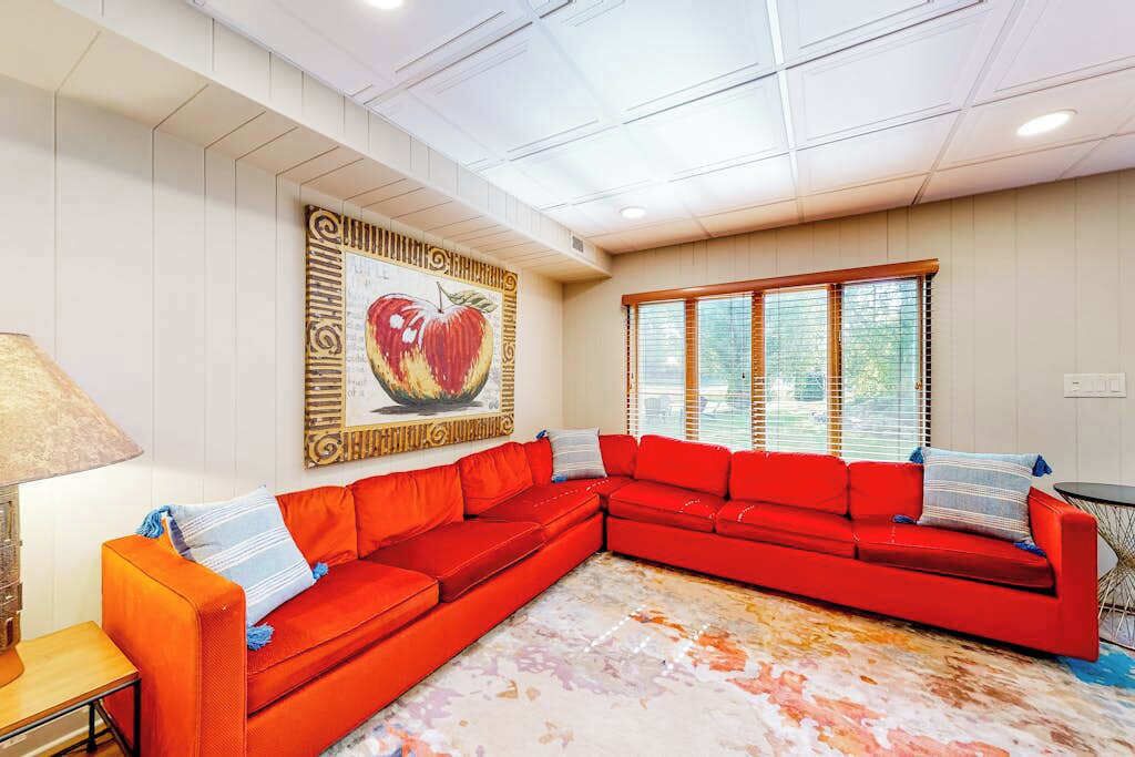 Photo of Livingroom in Flat Rock