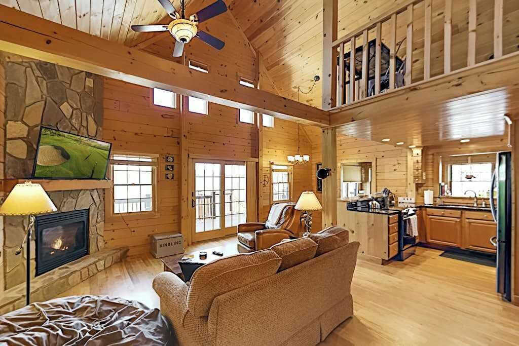 Photo of Livingroom in Old Fort