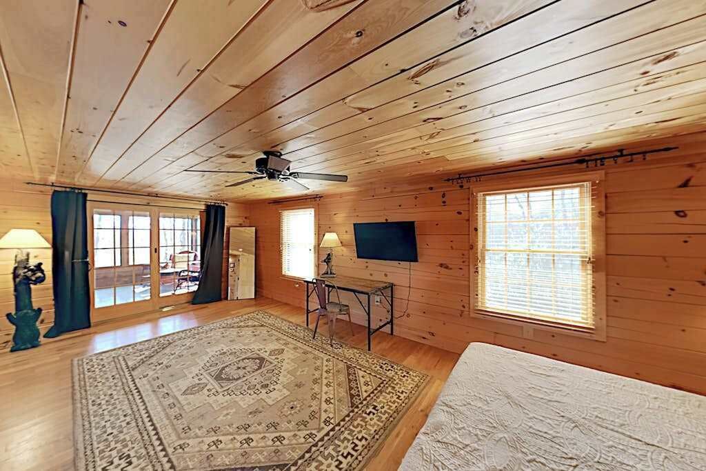 Photo of Bedroom in Old Fort