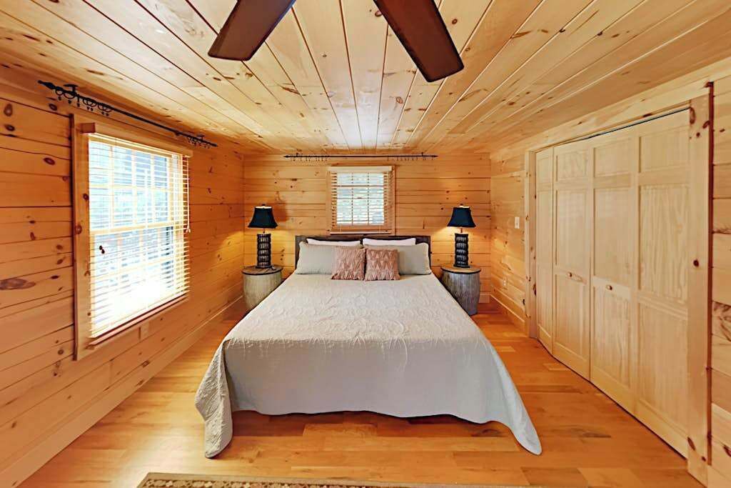 Photo of Bedroom in Old Fort