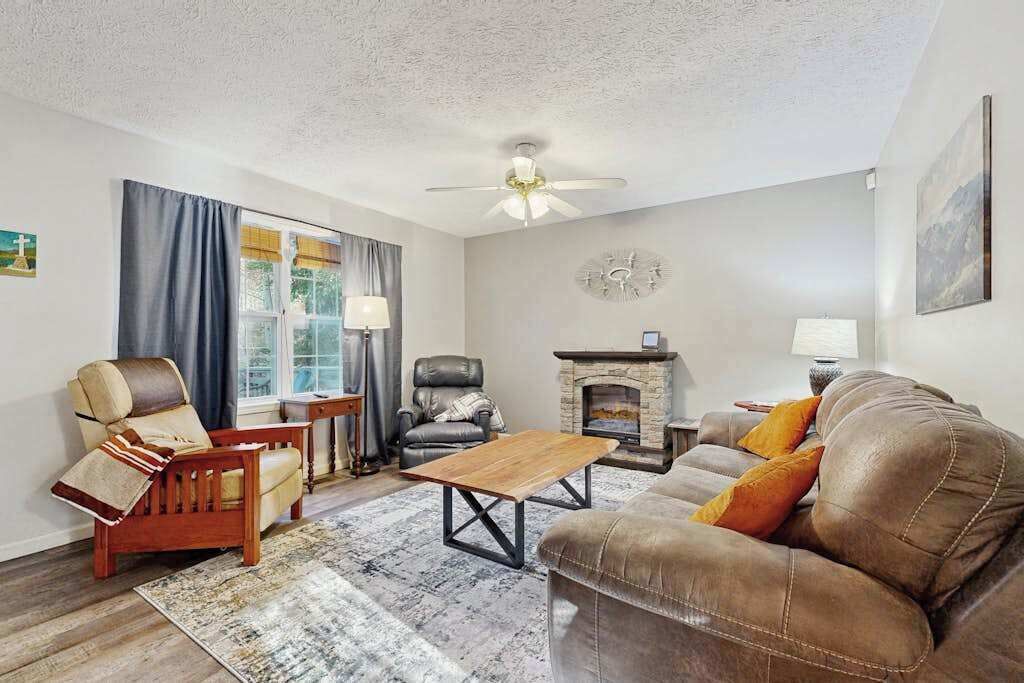 Photo of Livingroom in Waynesville