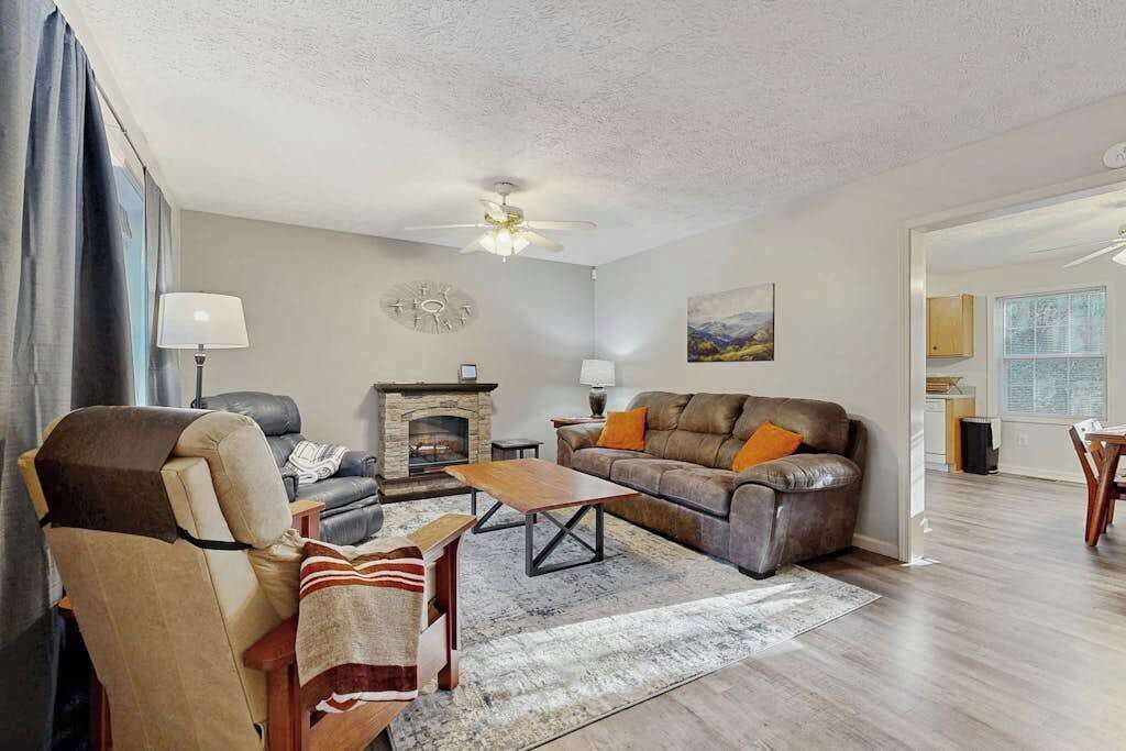 Photo of Livingroom in Waynesville