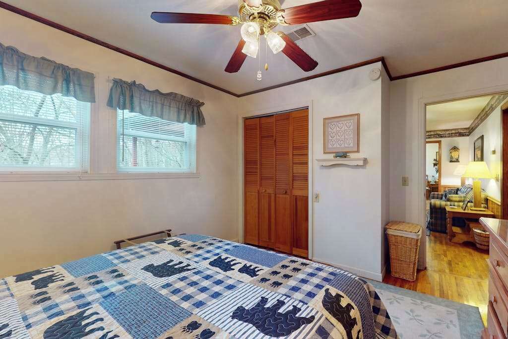 Photo of Bedroom in Scaly Mountain