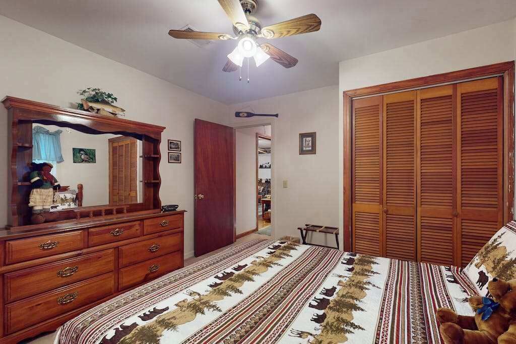 Photo of Bedroom in Scaly Mountain