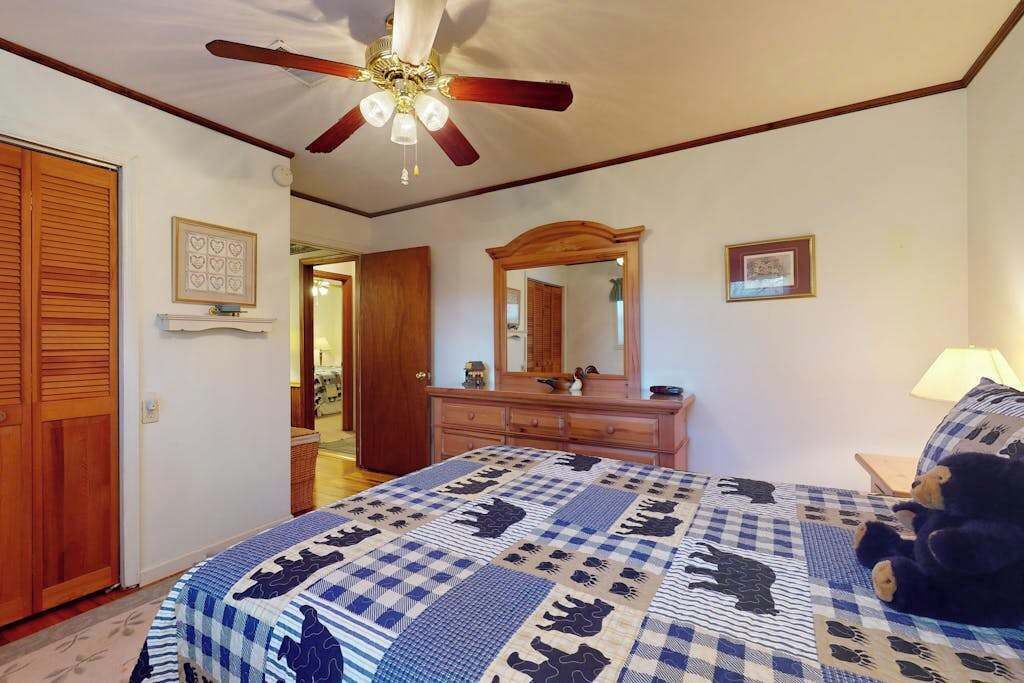Photo of Bedroom in Scaly Mountain