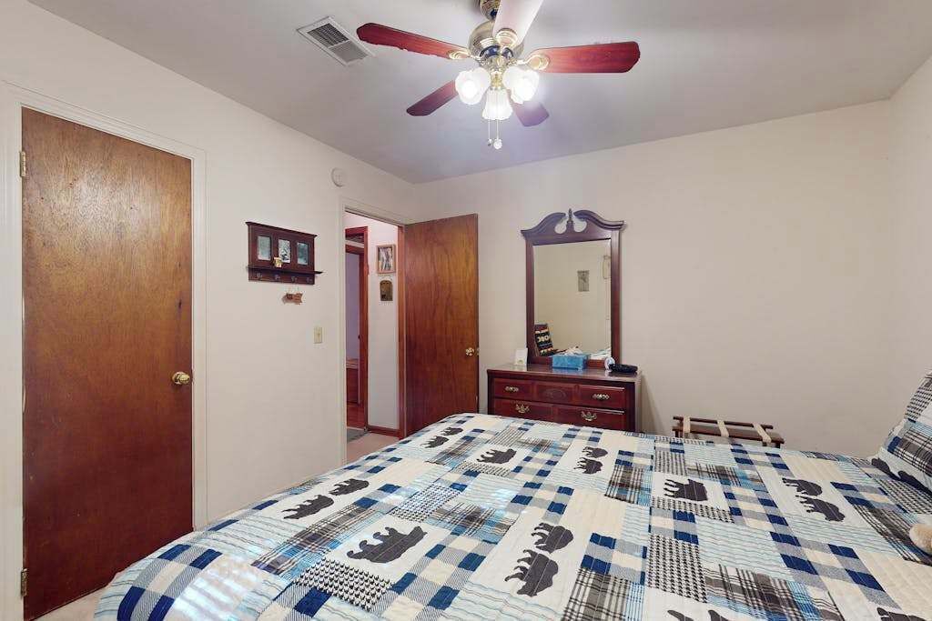 Photo of Bedroom in Scaly Mountain