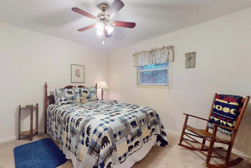Photo of Bedroom in Scaly Mountain