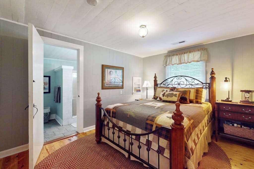 Photo of Bedroom in Horse Shoe