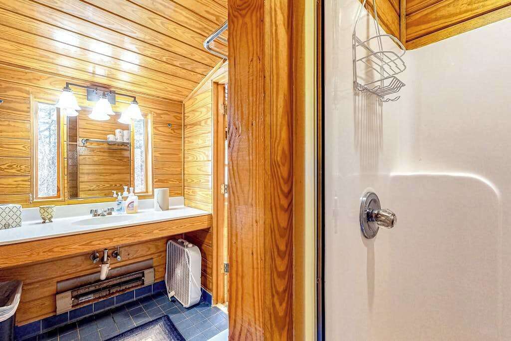 Photo of Bathroom in Black Mountain