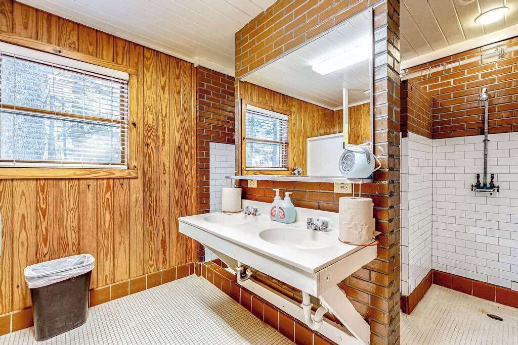 Photo of Bathroom in Black Mountain
