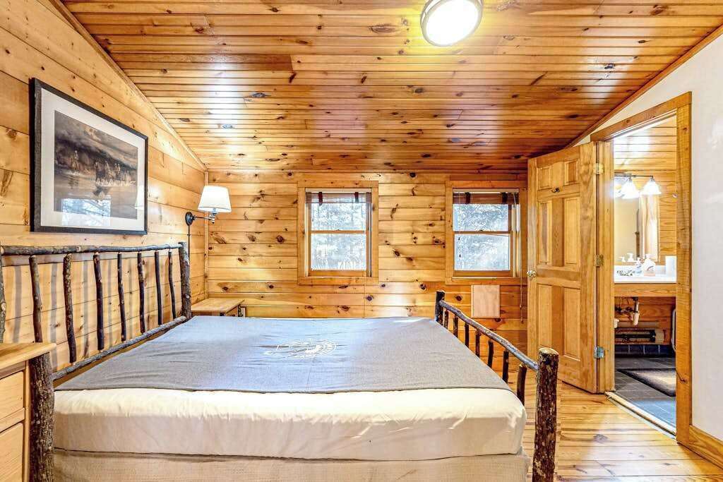 Photo of Bedroom in Black Mountain