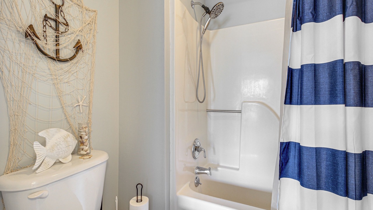 Photo of Bathroom in Oceanmarsh Subdivision