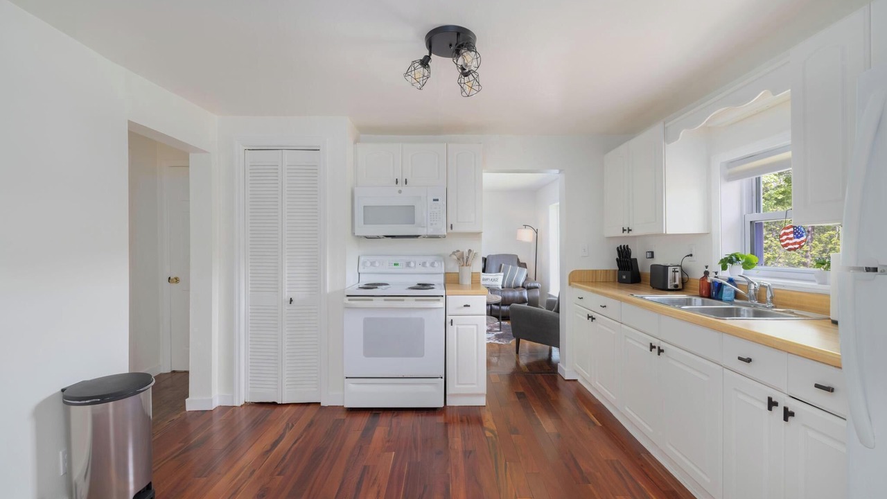 Photo of Kitchen in Roan Mountain