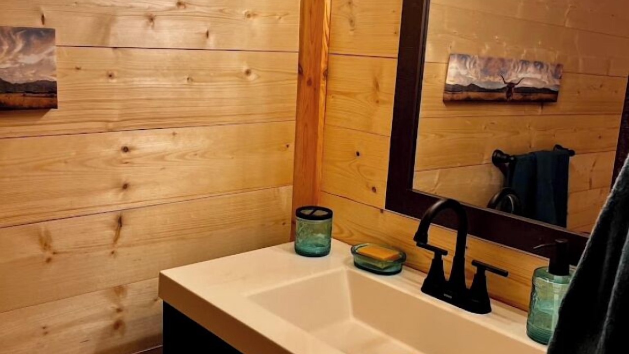 Photo of Bathroom in Unaka