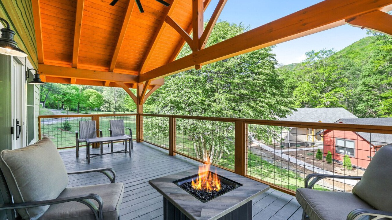 Photo of Patio Balcony in Sugarfork
