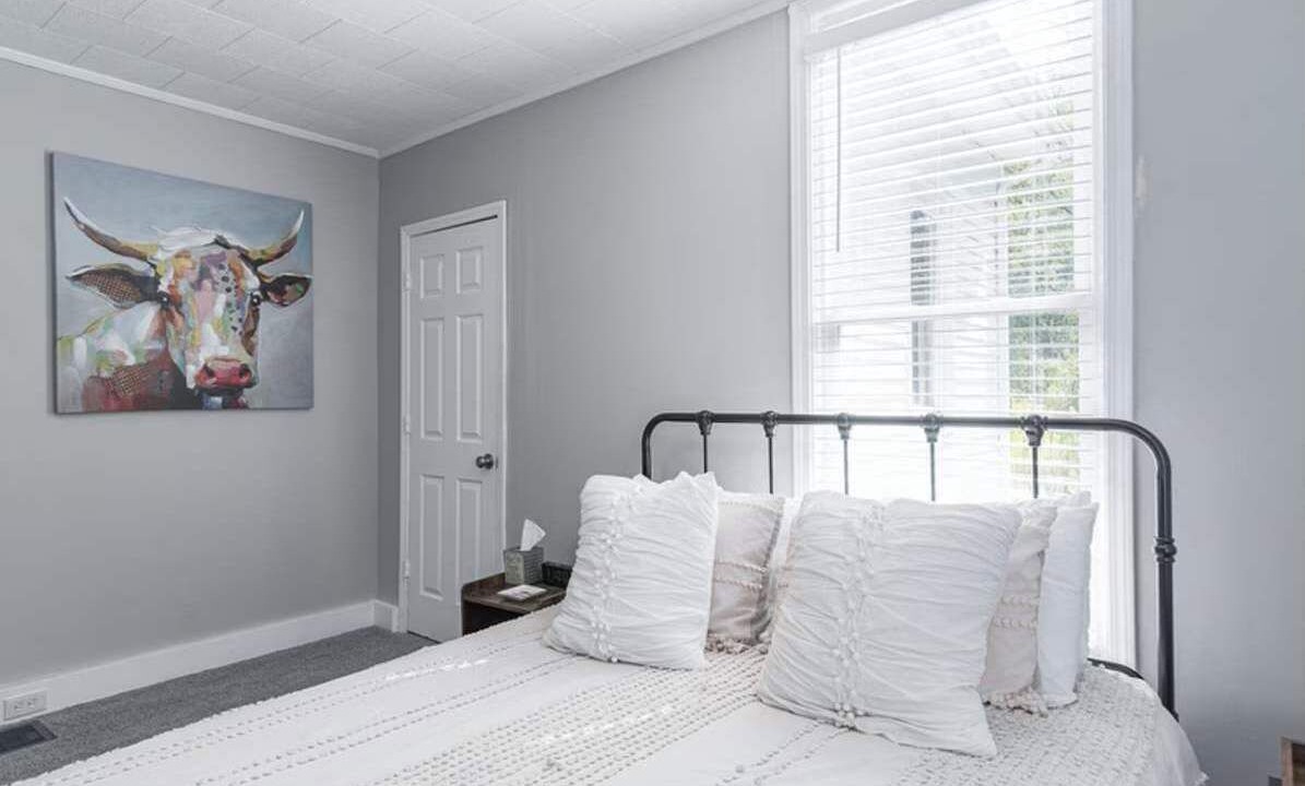 Photo of Bedroom in West Baden Springs