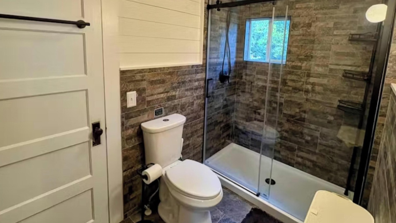 Photo of Bathroom in Hendersonville