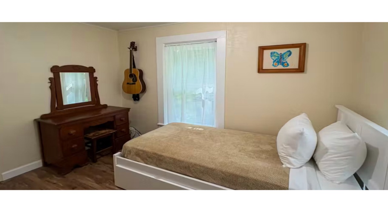 Photo of Bedroom in Hendersonville