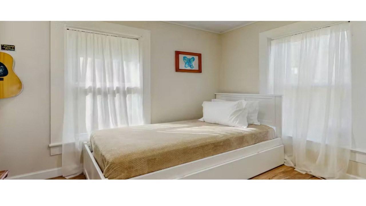 Photo of Bedroom in Hendersonville